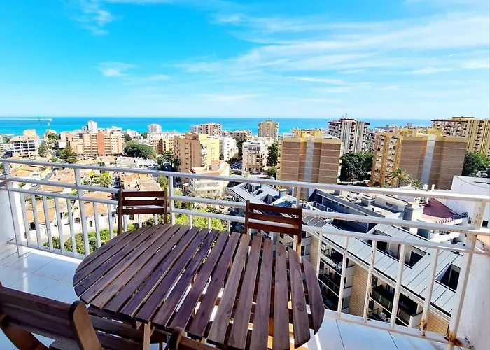 Con Vistas En *